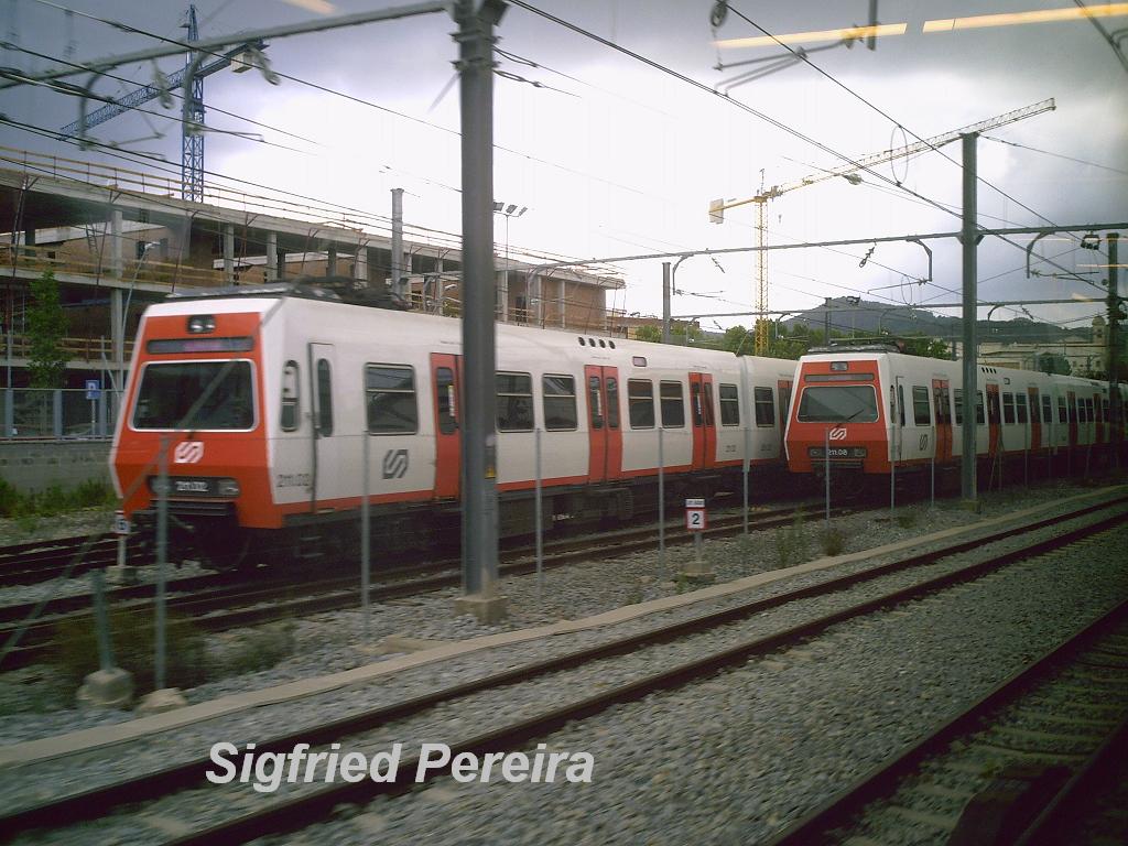 Unitats serie 211 de FGC a Sant boi de Llobregat.