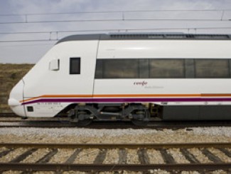 Trenes Diésel 599 como los que se van a poner en marcha en la línea Salamanca-Madrid