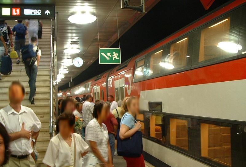 TREN DE 2 PISOS PASANDO POR PL. CATALUÃ‘A