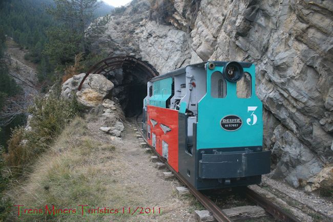 la DEUTZ 57657 a la sortida del tunel