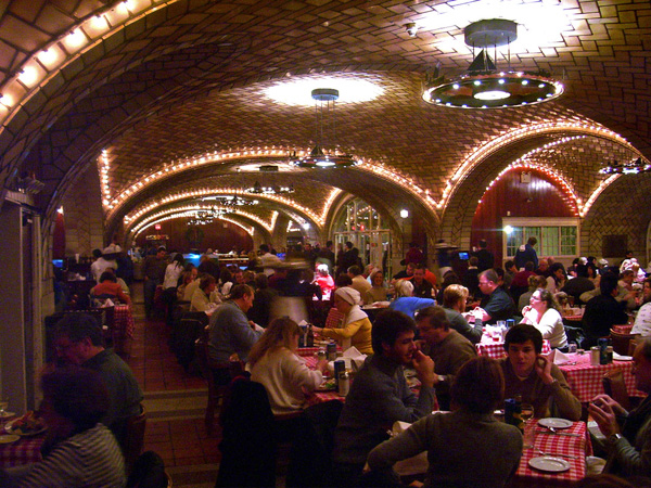 The Oyster Bar under Guastavino tile vaulting, Grand Central Station.jpg