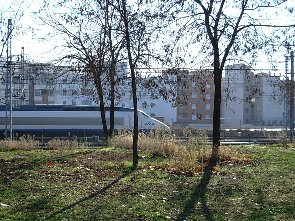 AVE saliendo de Puertollano hacia Madrid - Puerta de Atocha