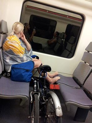 Manspreading o transport (molt)  integrat?