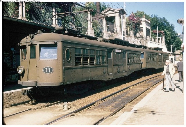 Brills metàl·lics a Sarrià, any 1960.