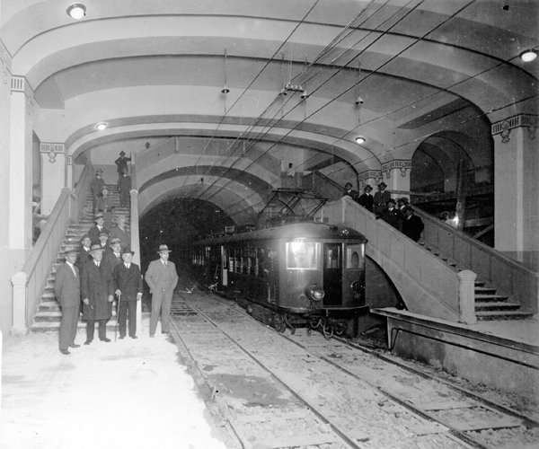 Inauguración de la estación de Gràcia